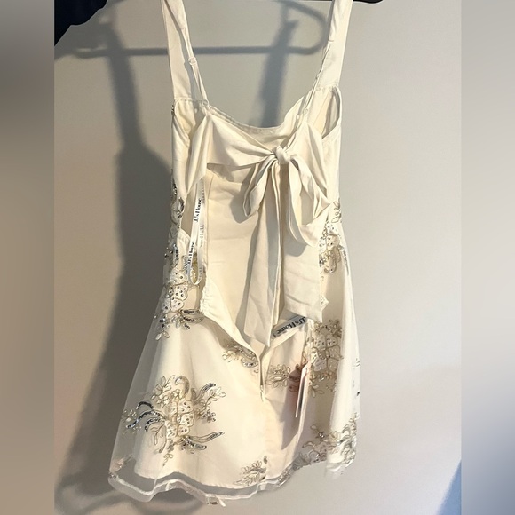 Dress - Picture 4 of 4